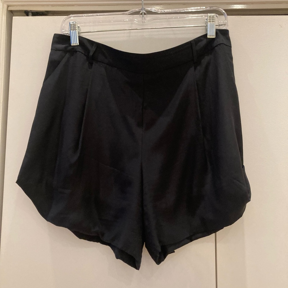 Sykes Silks Women's Black Pull On Shorts